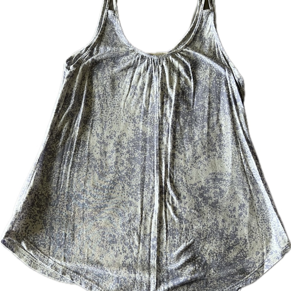 Old Navy Women's small tank. Purple and white.